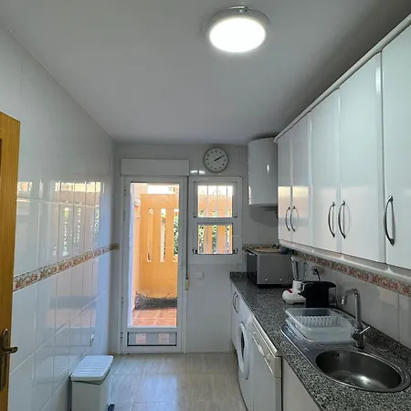 Apartamento Bajo El Faro De Puerto Rey - Playa Vera